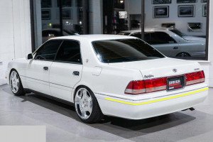 Toyota-Crown-001