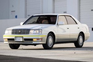 Toyota-Crown-002