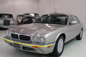 Jaguar-xj8-002