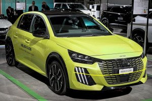 Peugeot-208-007